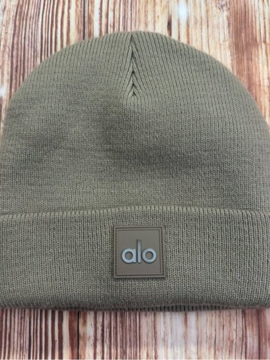 ALO Yoga Accessories - ALO Yoga Women's Tan Beanie